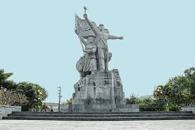 Uncle Ho's statue in the heart of Nghe An people