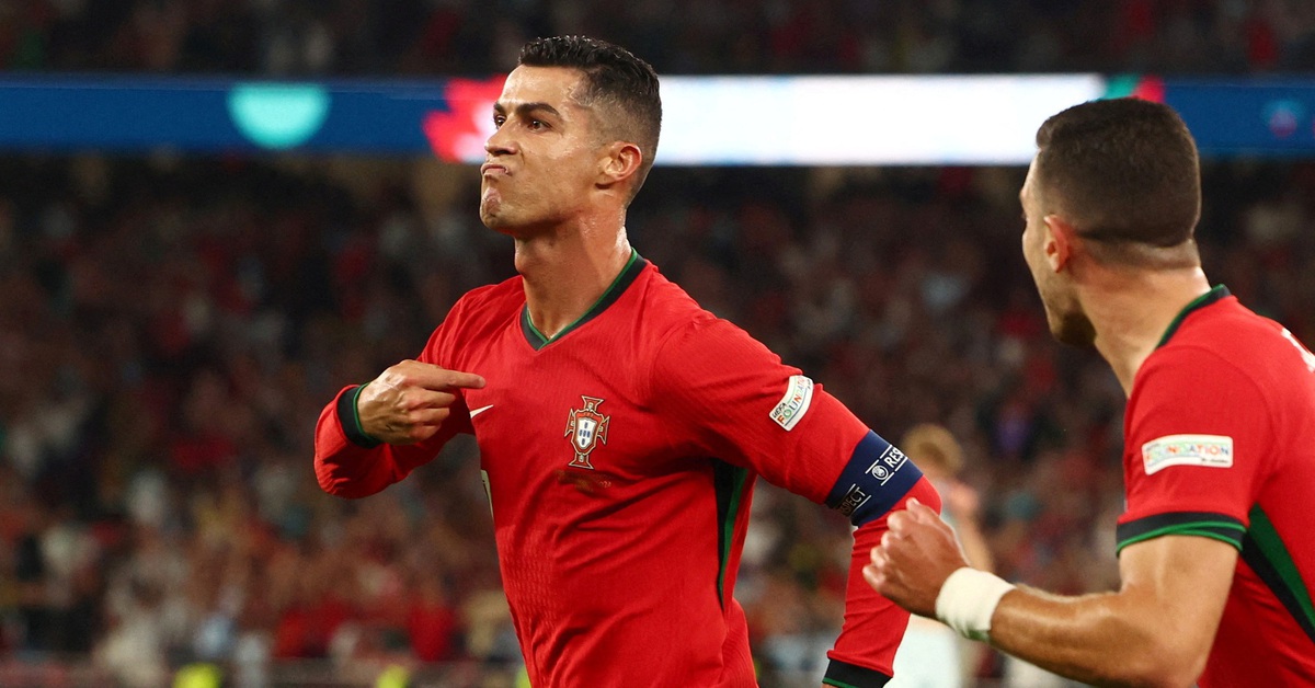 Ronaldo đề nghị không dùng điện thoại ở tuyển Bồ Đào Nha