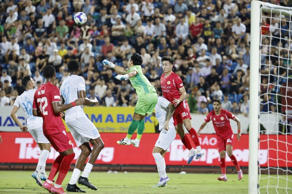 L'Hanoi Police FC vince la Supercoppa Nazionale 2024/25 - foto 1