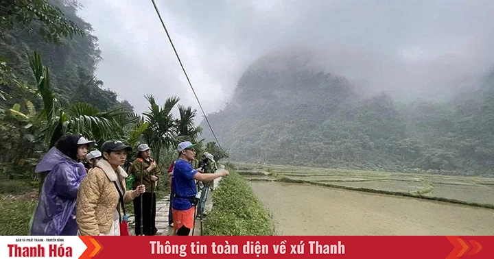 Giới trẻ đón mùa hè sôi động qua những chuyến du lịch