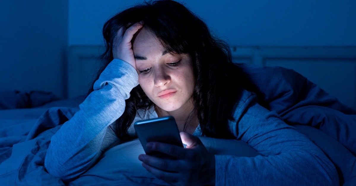 Acostarse sobre el teléfono por la noche y sus terribles consecuencias