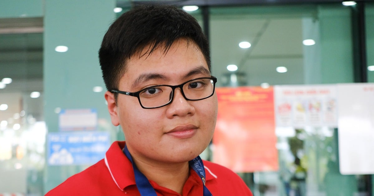 Quy Nhon begrüßt den Goldjungen der Internationalen Informatik-Olympiade, Le Kien Thanh, zurück