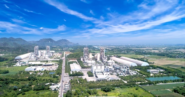 Xi măng Long Sơn: Góp sức dựng xây đất nước từ vùng đá vôi Bỉm Sơn- Ảnh 1.