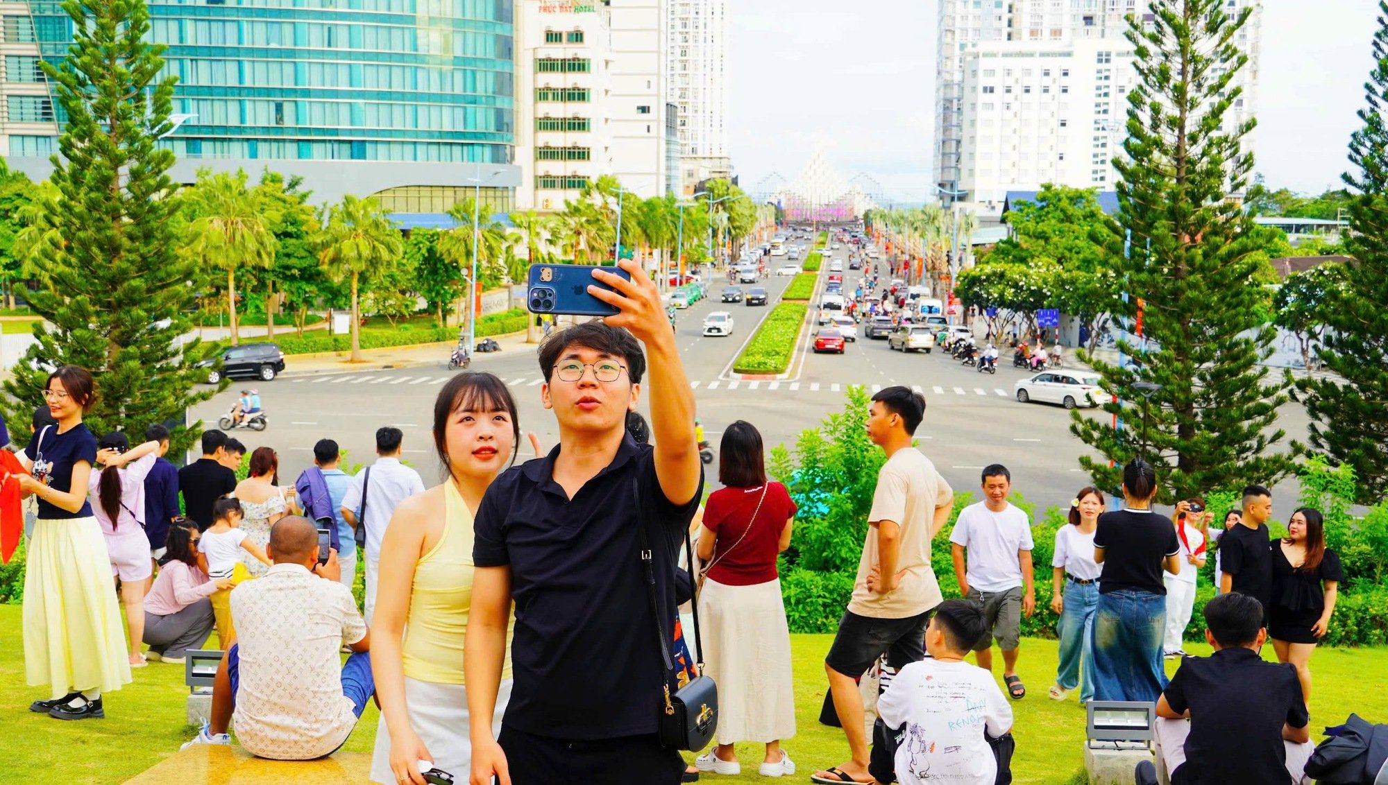 Hình ảnh du khách nô nức check-in Quảng trường Tam Thắng, Vũng Tàu- Ảnh 5.