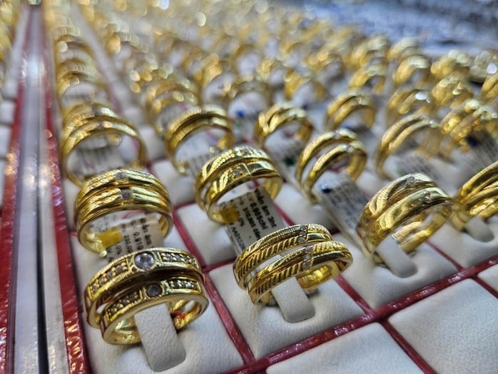Cuối ngày 1-9, giá vàng tăng vọt, xuất hiện mốc đỉnh mới- Ảnh 2.