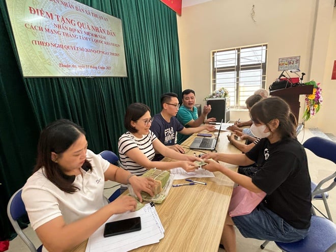Xã Thanh Trì, Thuận An và phường Bạch Mai: Tích cực hỗ trợ người dân nhận quà Tết Độc lập 2/9- Ảnh 10.