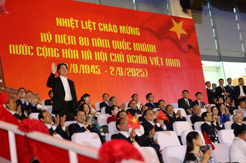 Bản hùng ca về tinh thần Cách mạng tháng Tám bất diệt, niềm tin về tương lai rạng ngời của dân tộc  -0