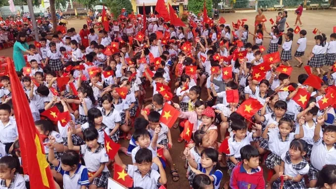ປະເຊີນກັບຄວາມເປັນຈິງແລະສ້າງອະນາຄົດ
