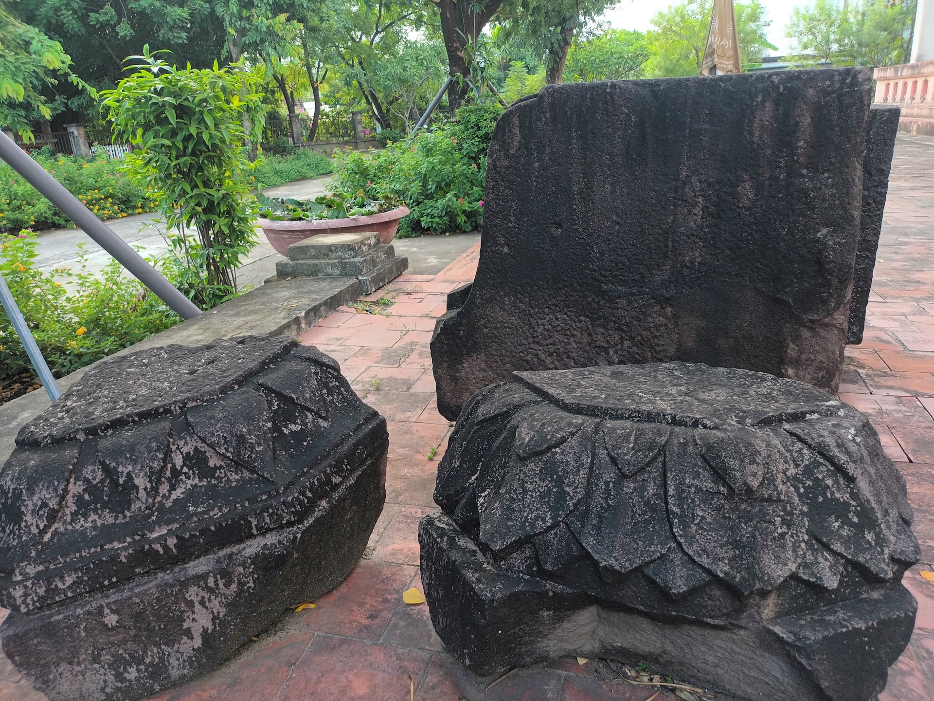 تخته سنگی در محوطه موزه فرهنگ سا هوینه - چامپا. عکس: T.V.