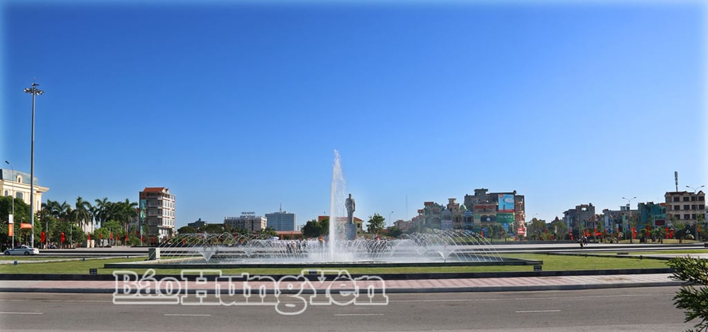 Alun-alun Nguyen Van Linh, Distrik Pho Hien - tempat diselenggarakannya program seni dan pertunjukan kembang api untuk merayakan hari jadi ke-80 Hari Nasional, 2 September.