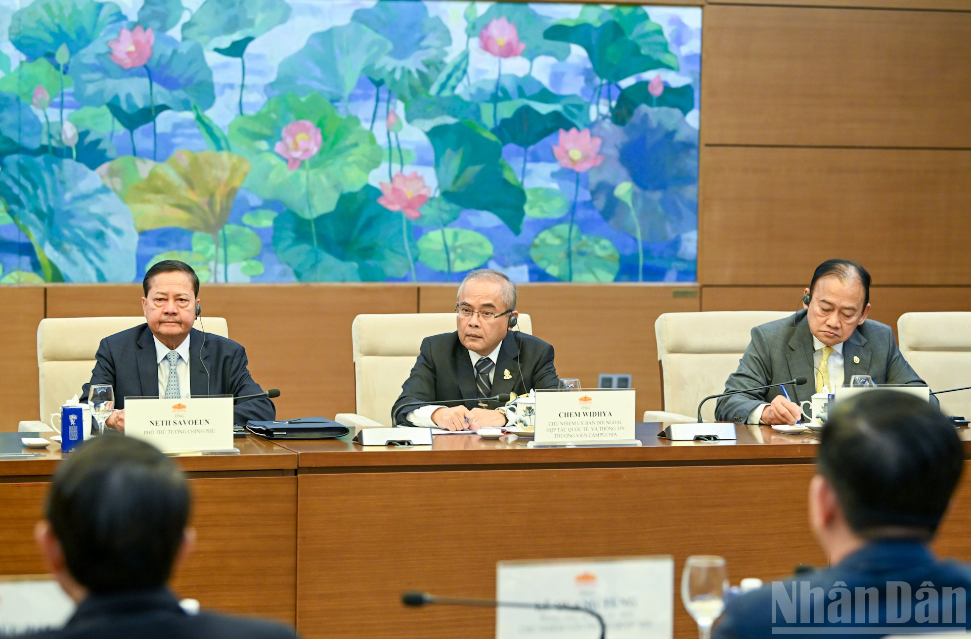 ndo_br_8-8853.jpg