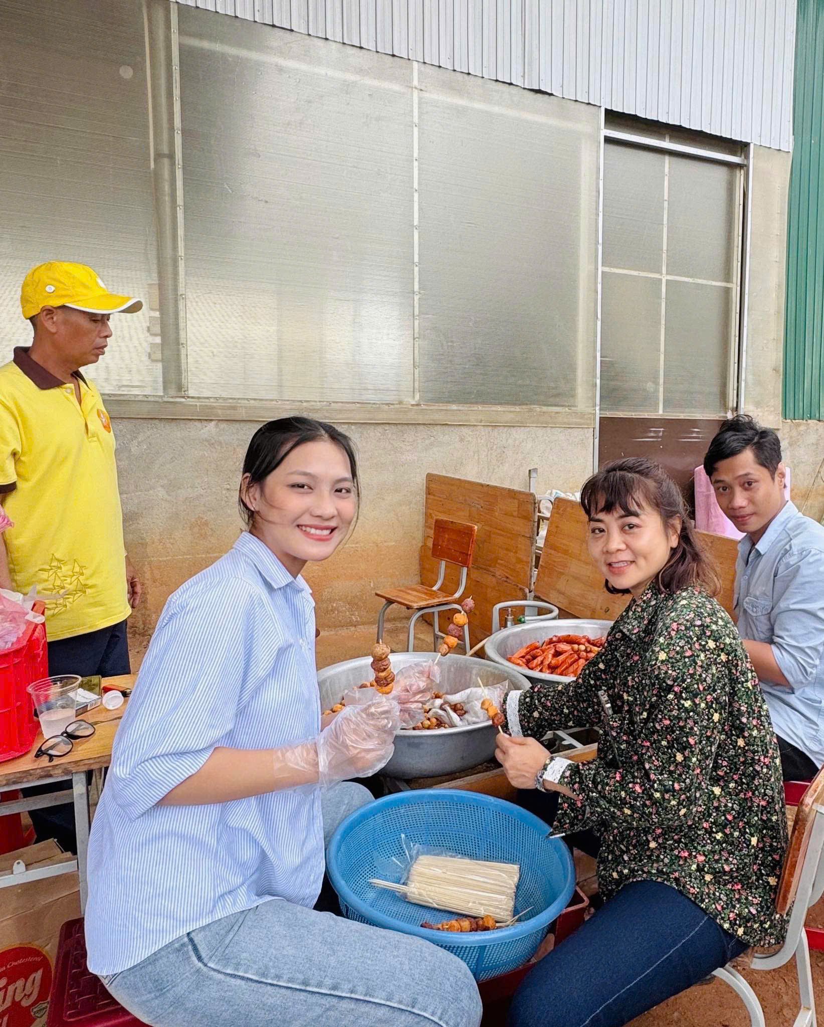 Bất ngờ với thành tích, nhan sắc của 
