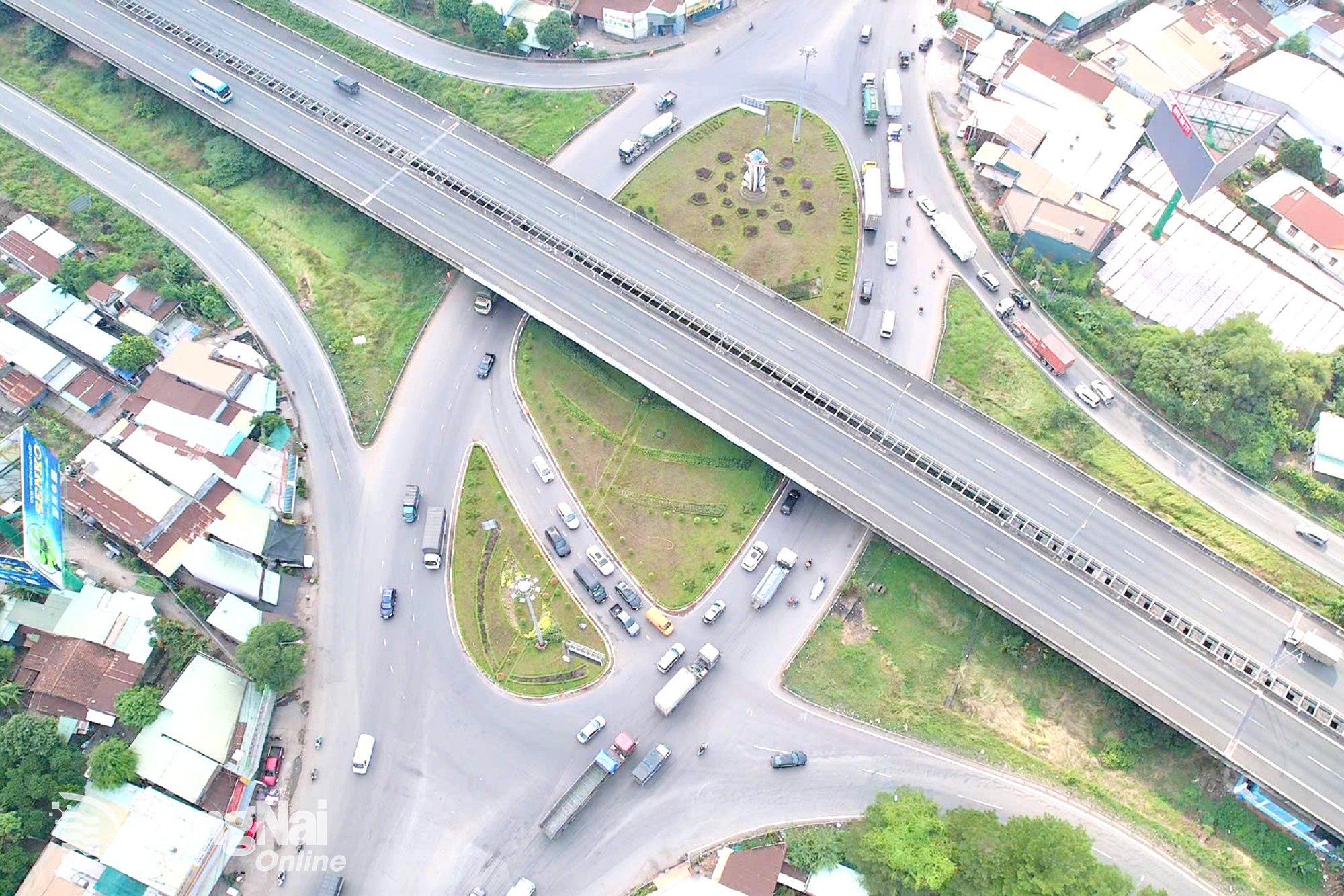 Đường cao tốc Thành phố Hồ Chí Minh - Long Thành - Dầu Giây sau khi được mở rộng sẽ là tuyến kết nối quan trọng giữa Sân bay Long Thành với Thành phố Hồ Chí Minh.