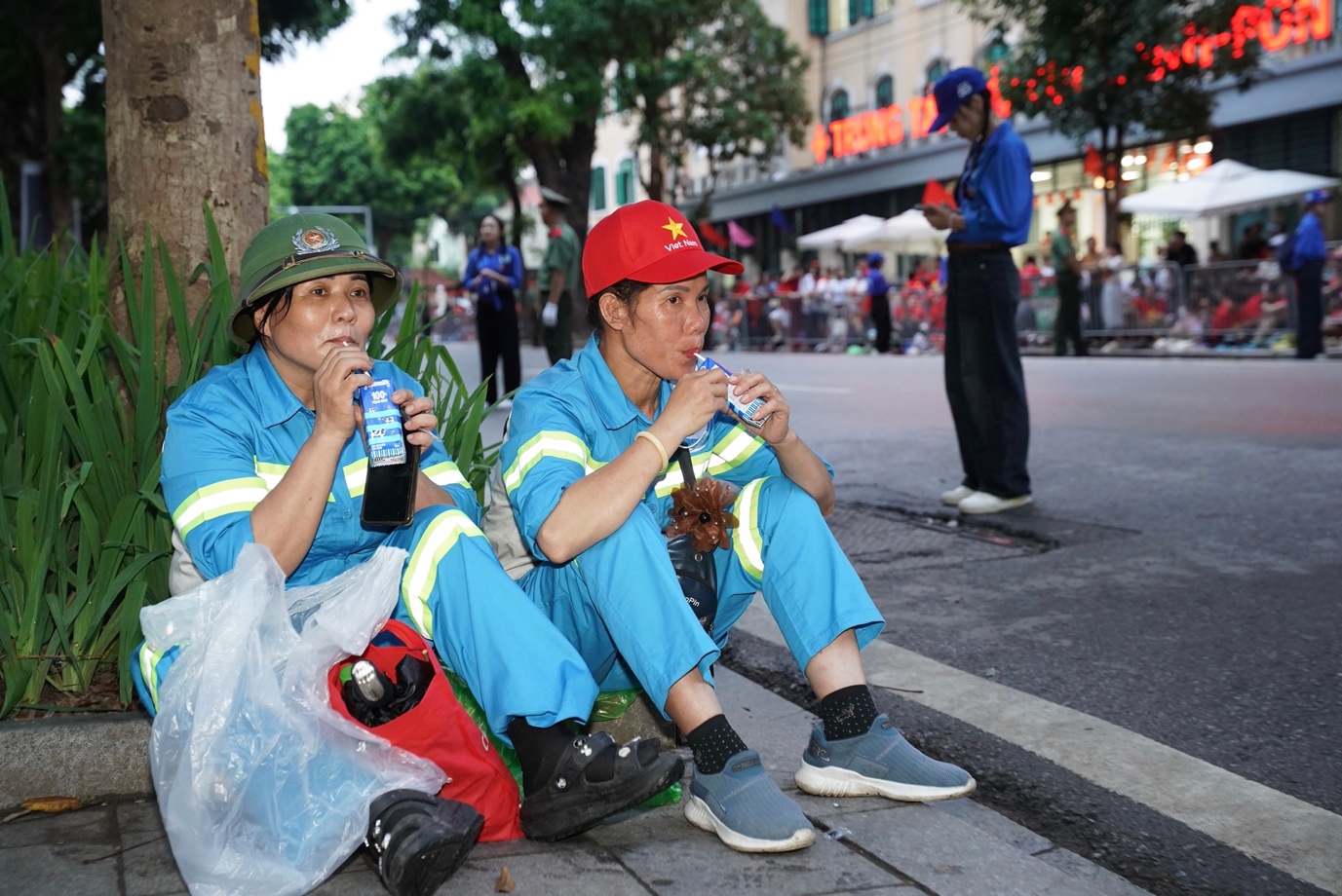 Gần 1 triệu sản phẩm Vinamilk tiếp thêm dinh dưỡng cho các lực lượng diễu binh, diễu hành và người dân tham gia Lễ Kỷ niệm 80 năm Quốc khánh 2/9- Ảnh 8.