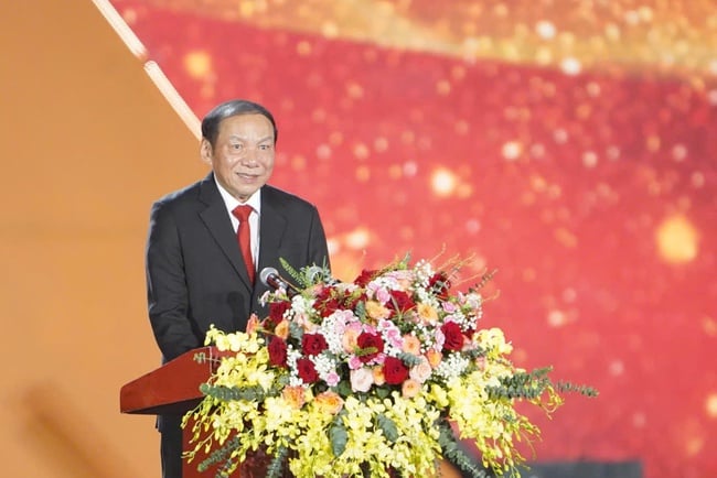 Bộ trưởng Nguyễn Văn Hùng: Khi âm nhạc vang lên, lòng người sẽ xích lại để cùng nắm tay kết đoàn dựng xây đất nước - Ảnh 2.