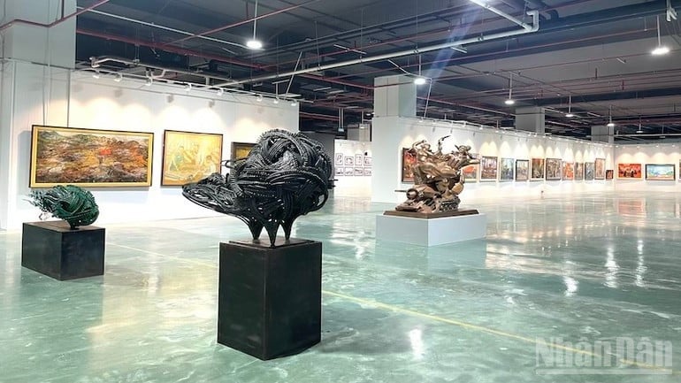 Space displaying fine art works at the Exhibition 