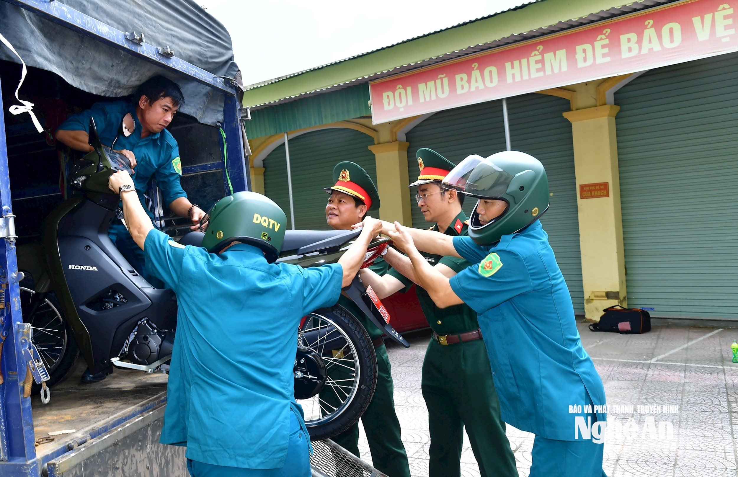 GAMBAR 4
