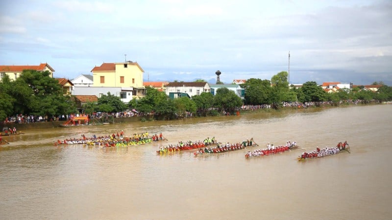 ទូក​បុរស​ហែល​ដល់​ចំណុច​ទម្លាក់​ទូក​ចាប់ផ្តើម។