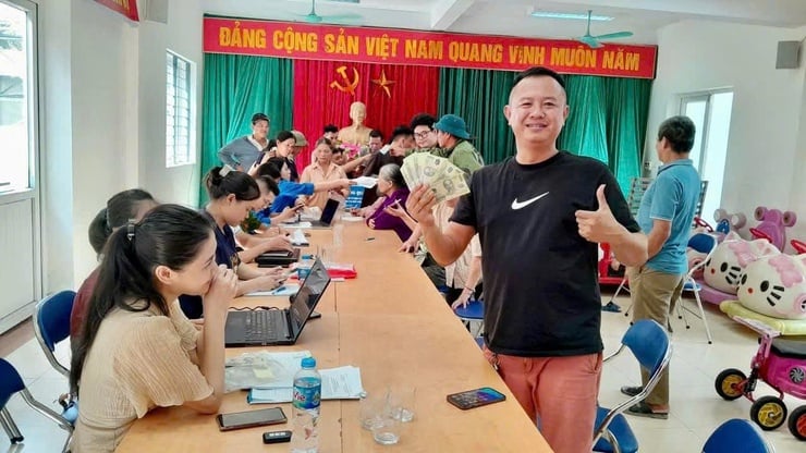 Phường Long Biên triển khai tặng quà nhân dịp Quốc khánh 2/9- Ảnh 3.