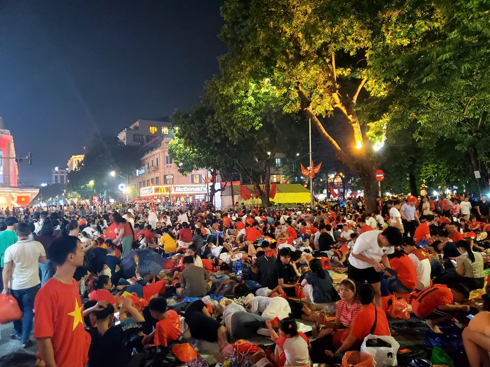 Bờ Hồ 2.jpg