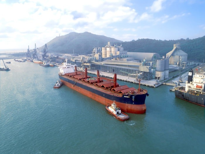 Xi măng Long Sơn: Góp sức dựng xây đất nước từ vùng đá vôi Bỉm Sơn- Ảnh 2.