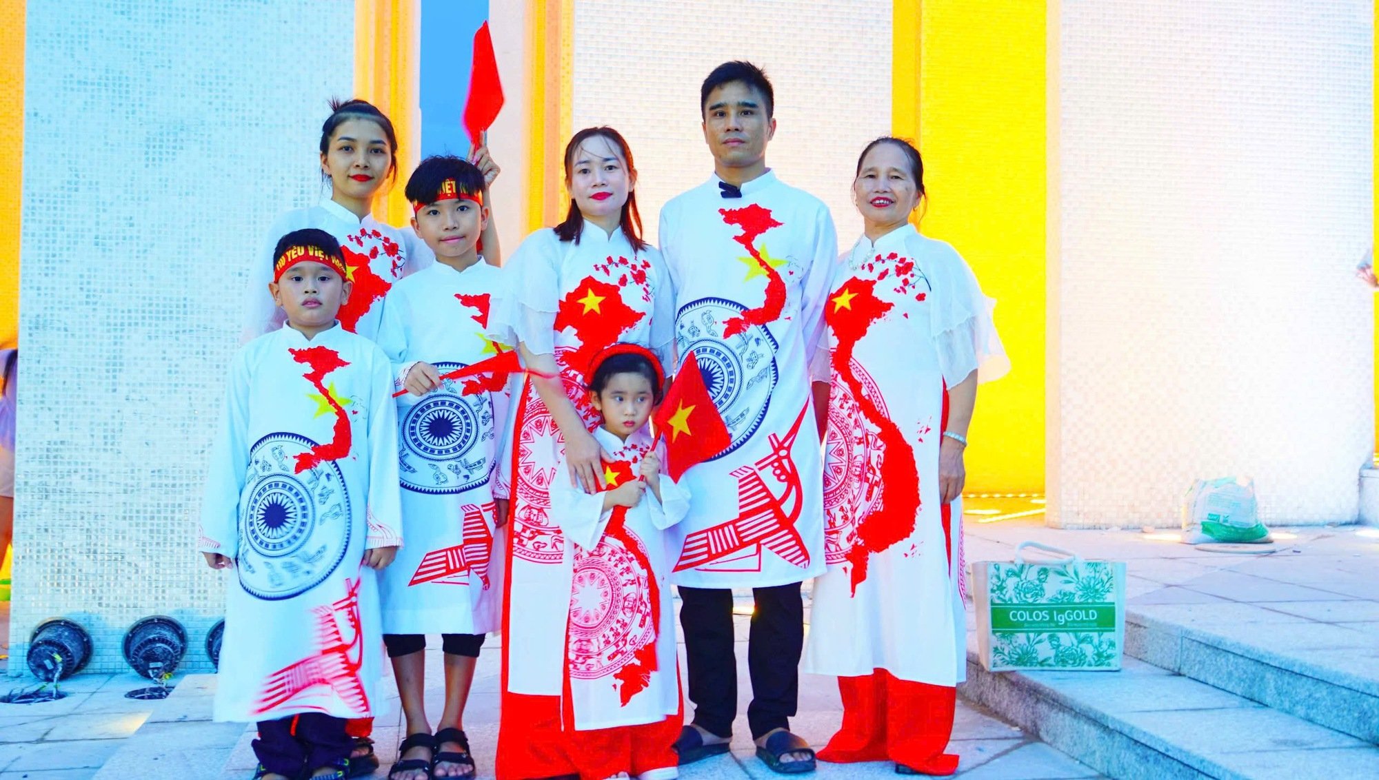 Hình ảnh du khách nô nức check-in Quảng trường Tam Thắng, Vũng Tàu- Ảnh 2.