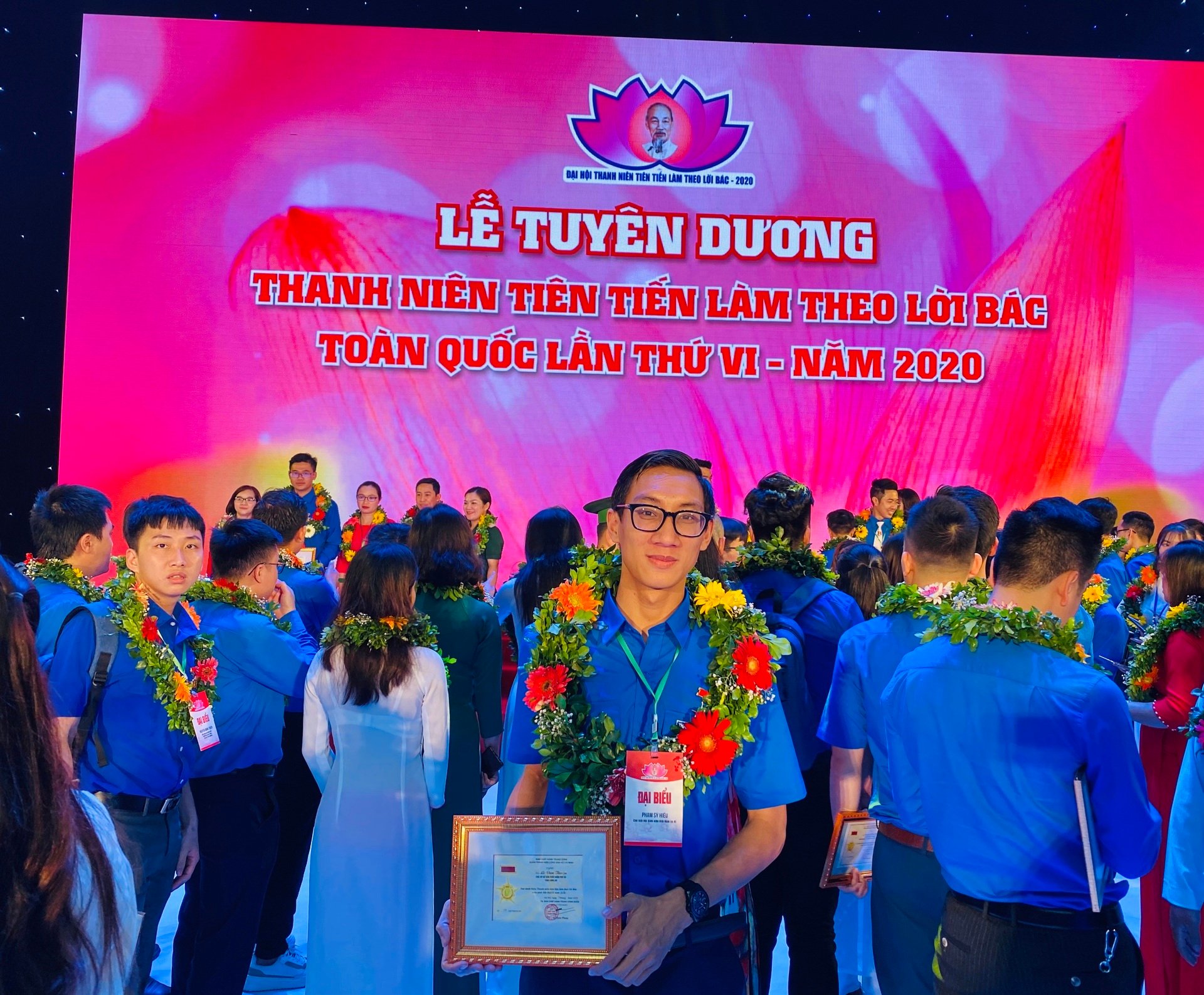 Thành tựu xuất sắc của các anh tài trong khối trí thức trẻ diễu hành A80 - 22