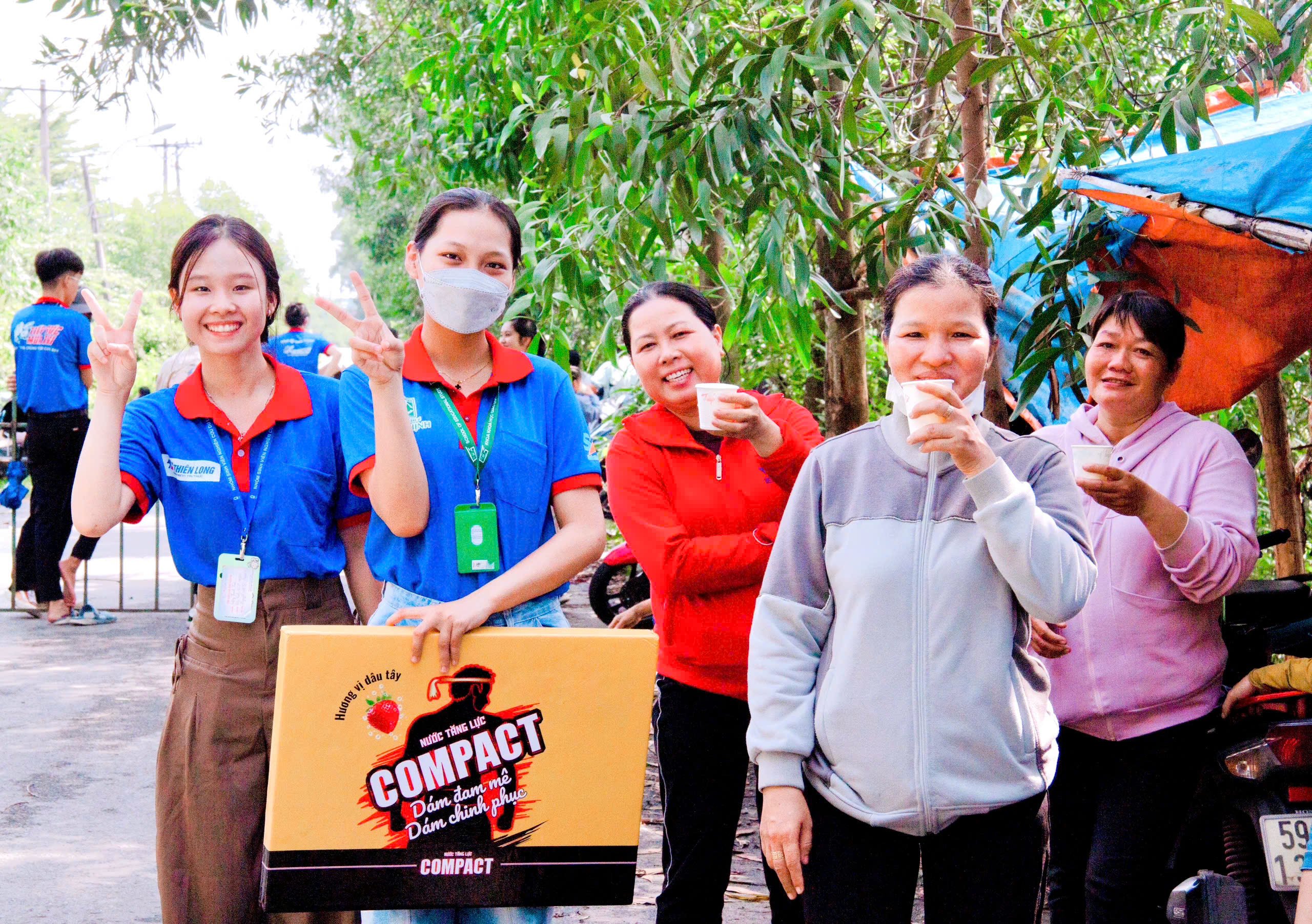 Bất ngờ với thành tích, nhan sắc của 