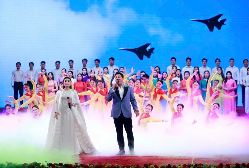 តារា​សម្ដែង​រាប់​ពាន់​នាក់ តើ​ផ្នែក​សិល្បៈ​ពិសេស​អ្វី​ខ្លះ​ក្នុង​ពិធី​អបអរ​សាទរ​ខួប​លើក​ទី​៨០ នៃ​ថ្ងៃ​ទី​២ ខែ​កញ្ញា? -0