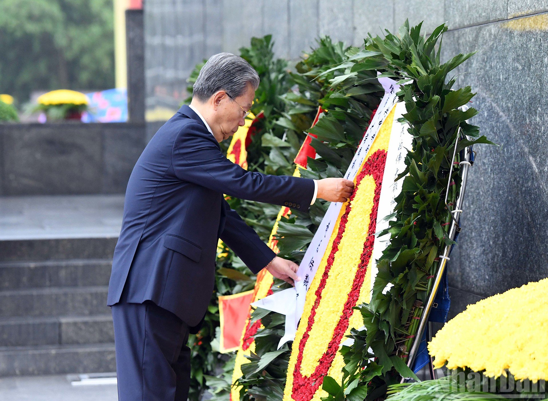 ndo_br_dat-vong-hoa-kinh-vieng-ct-hcm-6.jpg