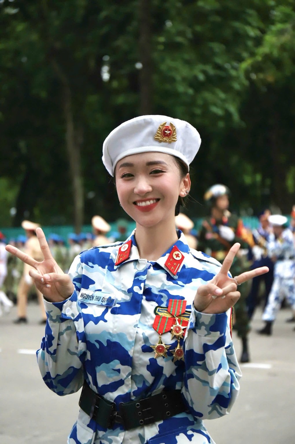 Nhan sắc xinh đẹp gây sốt của nữ chiến sĩ hai lần tham gia diễu binh  - 2