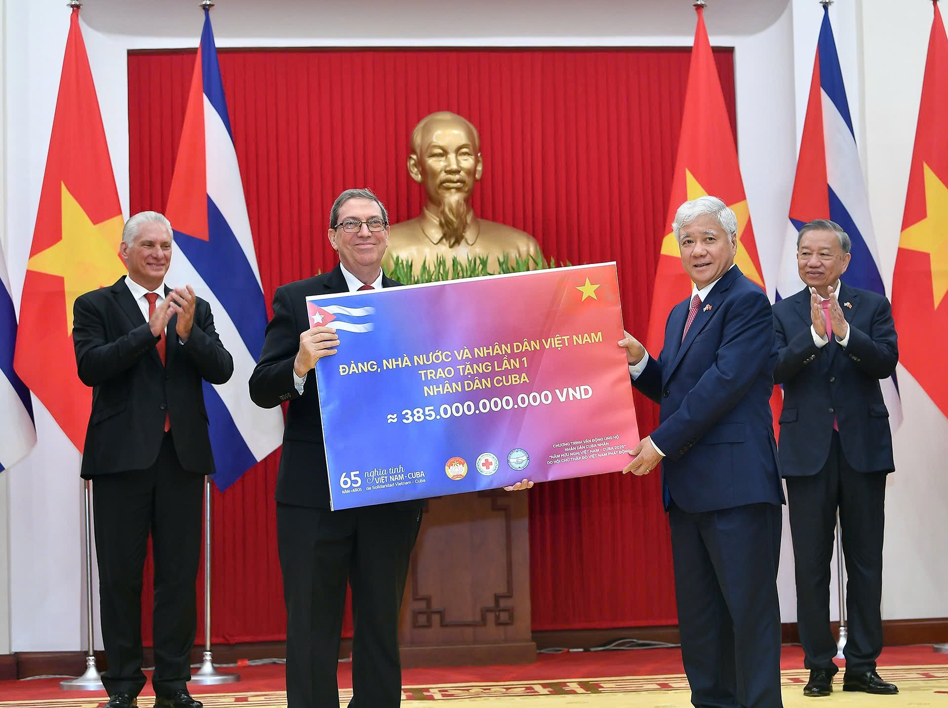Cuba signed 5.jpg
