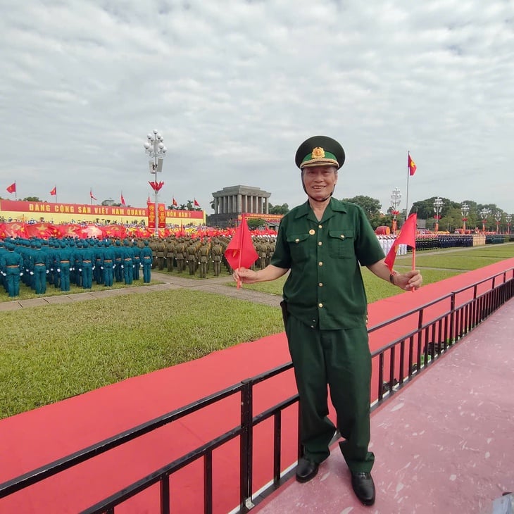 Từ TP.HCM ra dự A80, cựu pháo thủ trung đoàn anh hùng nhớ về lễ diễu binh năm 1973 - Ảnh 1.