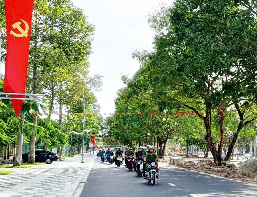নিরাপত্তা ও শৃঙ্খলা নিশ্চিত করতে লাগি ওয়ার্ড পুলিশ ওয়ার্কিং গ্রুপ টহল দিচ্ছে
