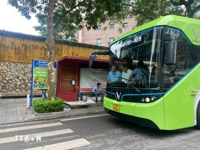 Reiseführer in Hanoi während des 2. September-Jahrestags, der Parade und der Militärparade