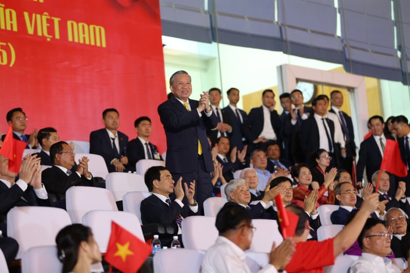 Bản hùng ca về tinh thần Cách mạng tháng Tám bất diệt, niềm tin về tương lai rạng ngời của dân tộc  -0