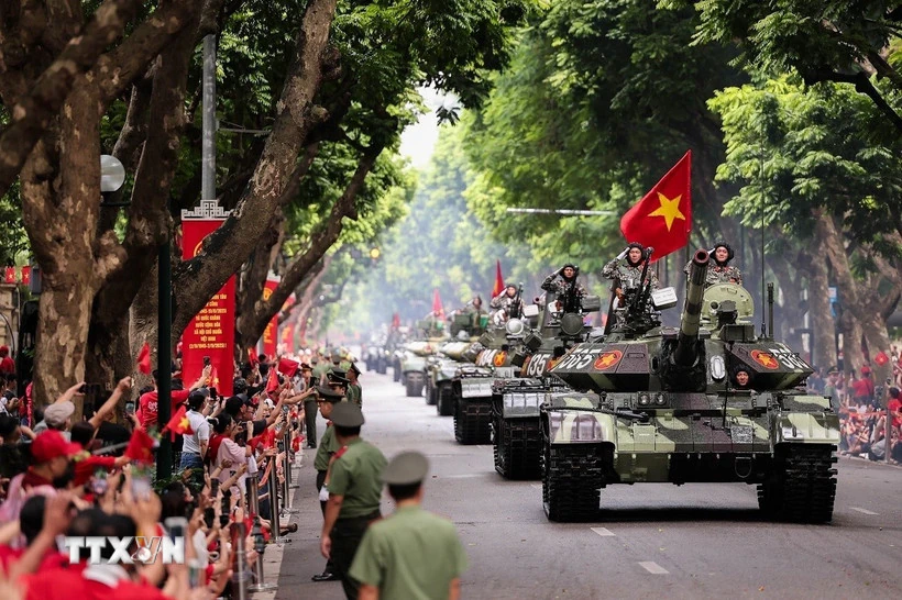 Reiseführer in Hanoi während des 2. September-Jahrestags, der Parade und der Militärparade