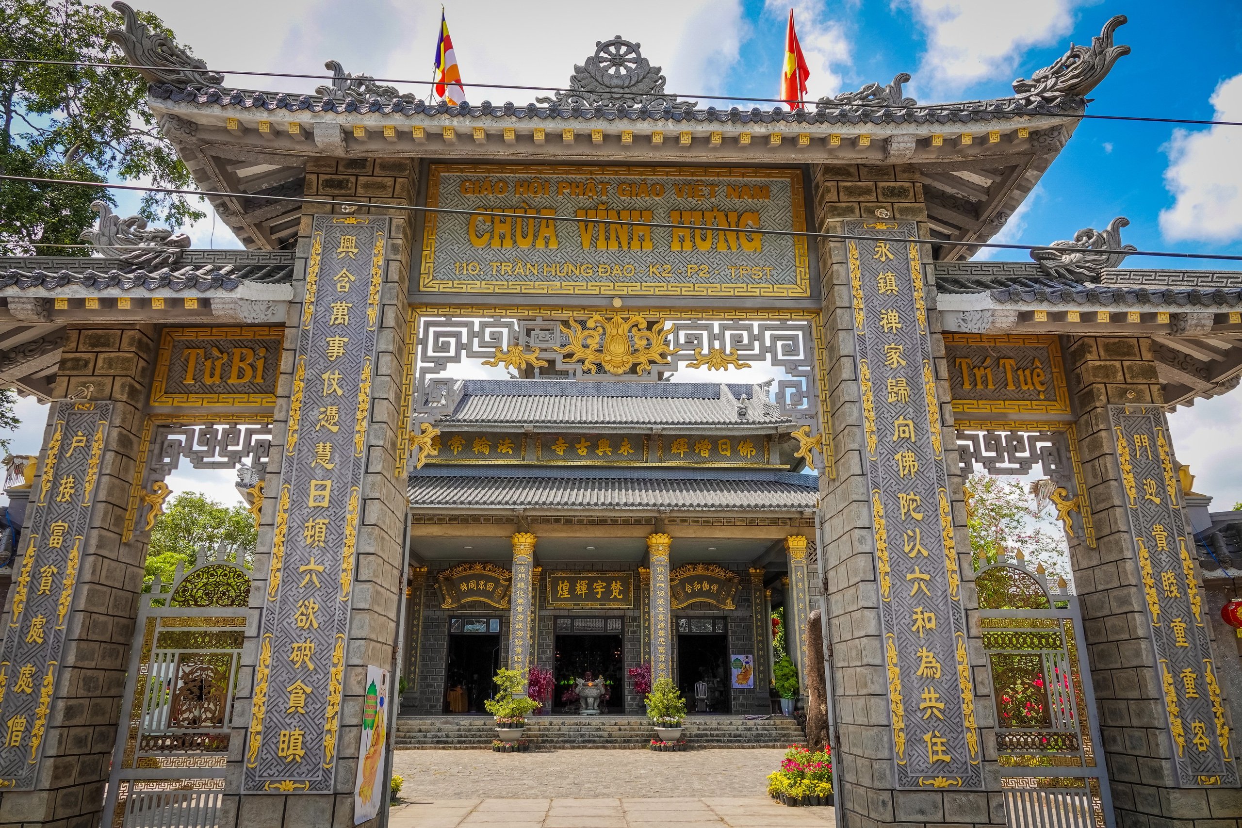 Ngôi chùa 'độc nhất miền Tây' xây dựng từ hàng chục ngàn viên đá nguyên khối- Ảnh 2.