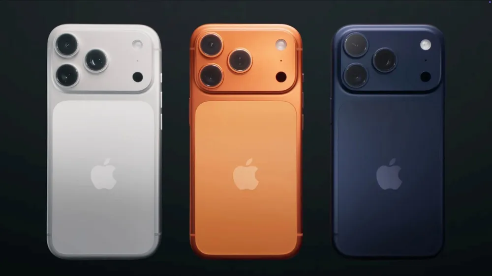 The iPhone 17 Pro Max comes in an orange version that promises to attract users.