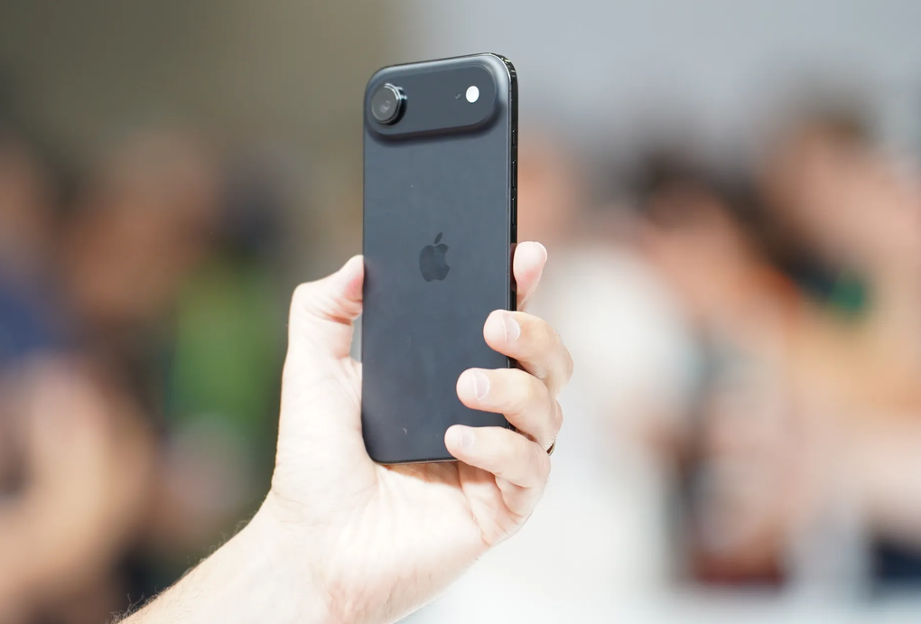 ចាប់ដៃជាមួយ iPhone Air ស្តើងខ្លាំង និង iPhone 17 Pro - 4 ដែលទើបនឹងរចនាថ្មី។