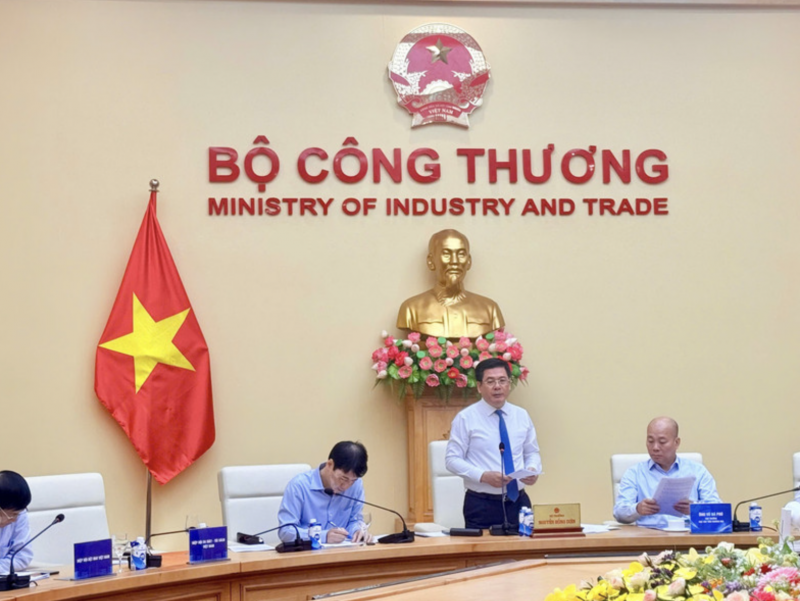 The Ministry of Industry and Trade held a conference to promote trade with the Vietnamese trade office system abroad. (Photo: PV/Vietnam+)