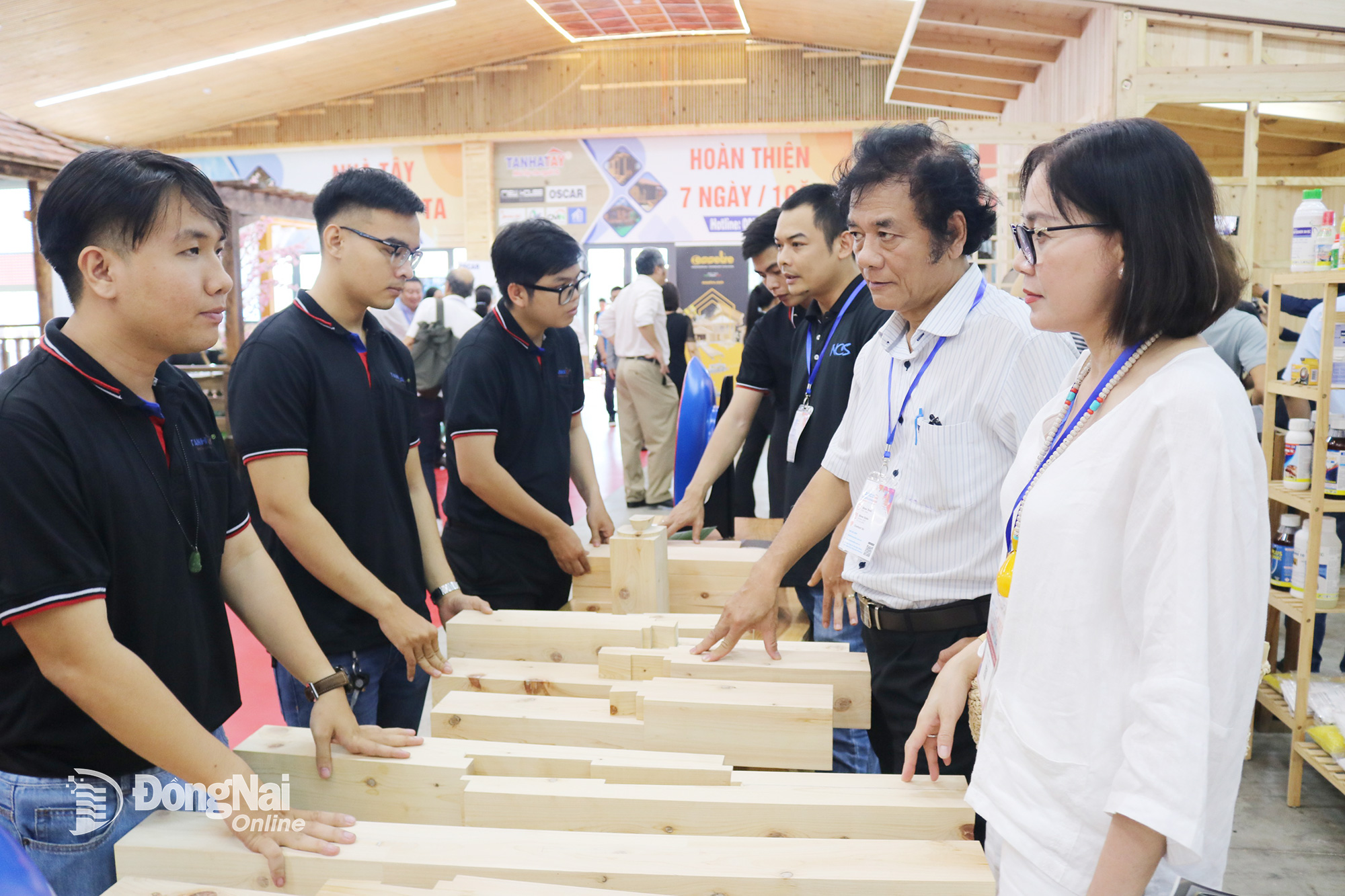 ឈើគឺជាផ្នែកមួយនៃ  ការនាំចេញដ៏ធំ  ធាតុ  នៃ  ដុង  ណៃ   រូបថត៖  វឿង  នេះ។