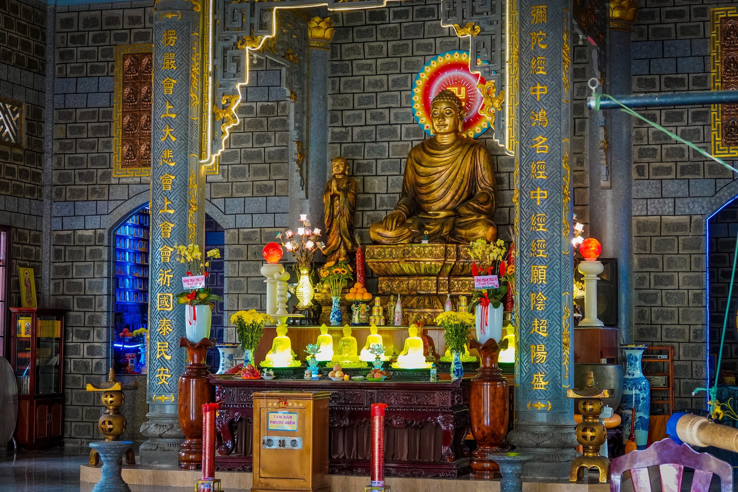 Ngôi chùa 'độc nhất miền Tây' xây dựng từ hàng chục ngàn viên đá nguyên khối- Ảnh 6.