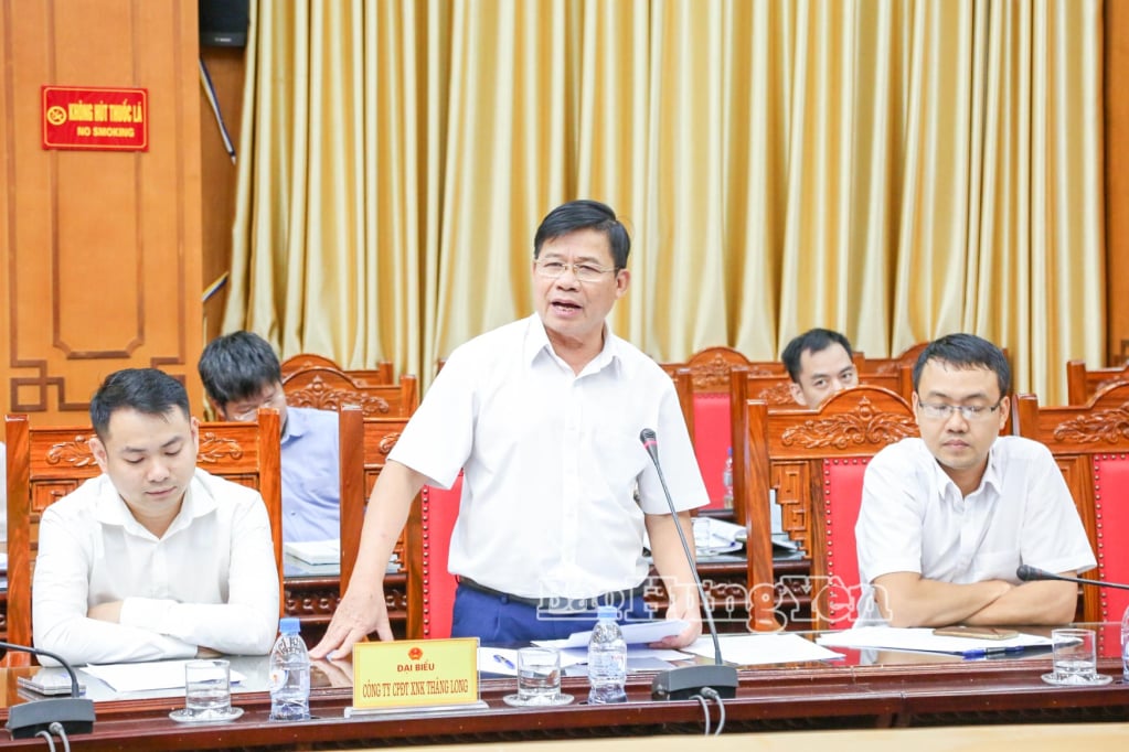 តំណាង​វិនិយោគិន​ថ្លែង​ក្នុង​កិច្ច​ប្រជុំ។