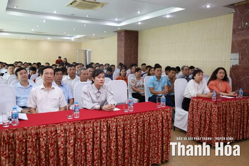 Training for cultural officers working in new rural construction