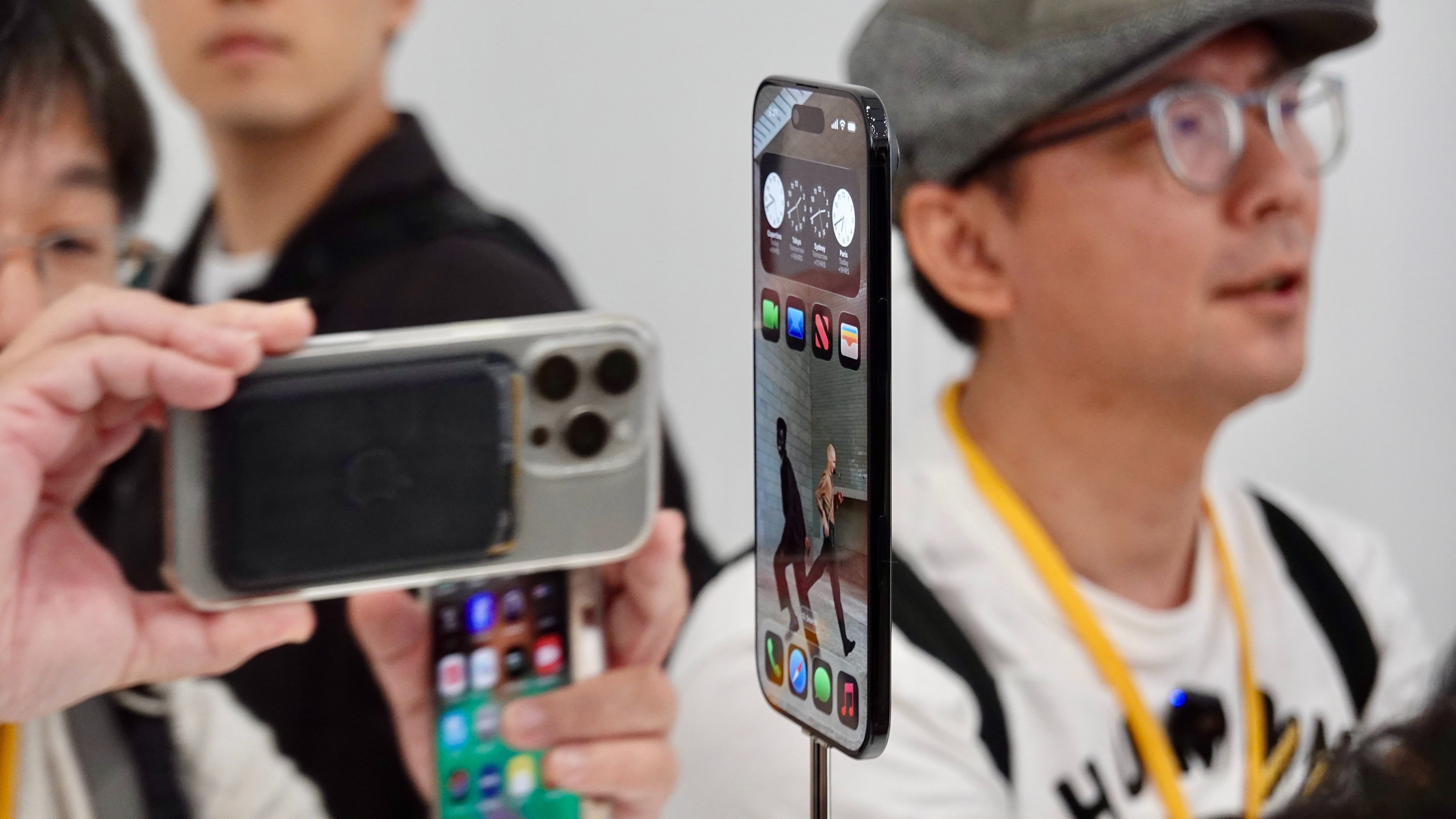 iPhone 17 Air,  iPhone Air ra mat,  tren tay iPhone Air,  hinh anh iPhone Air anh 1