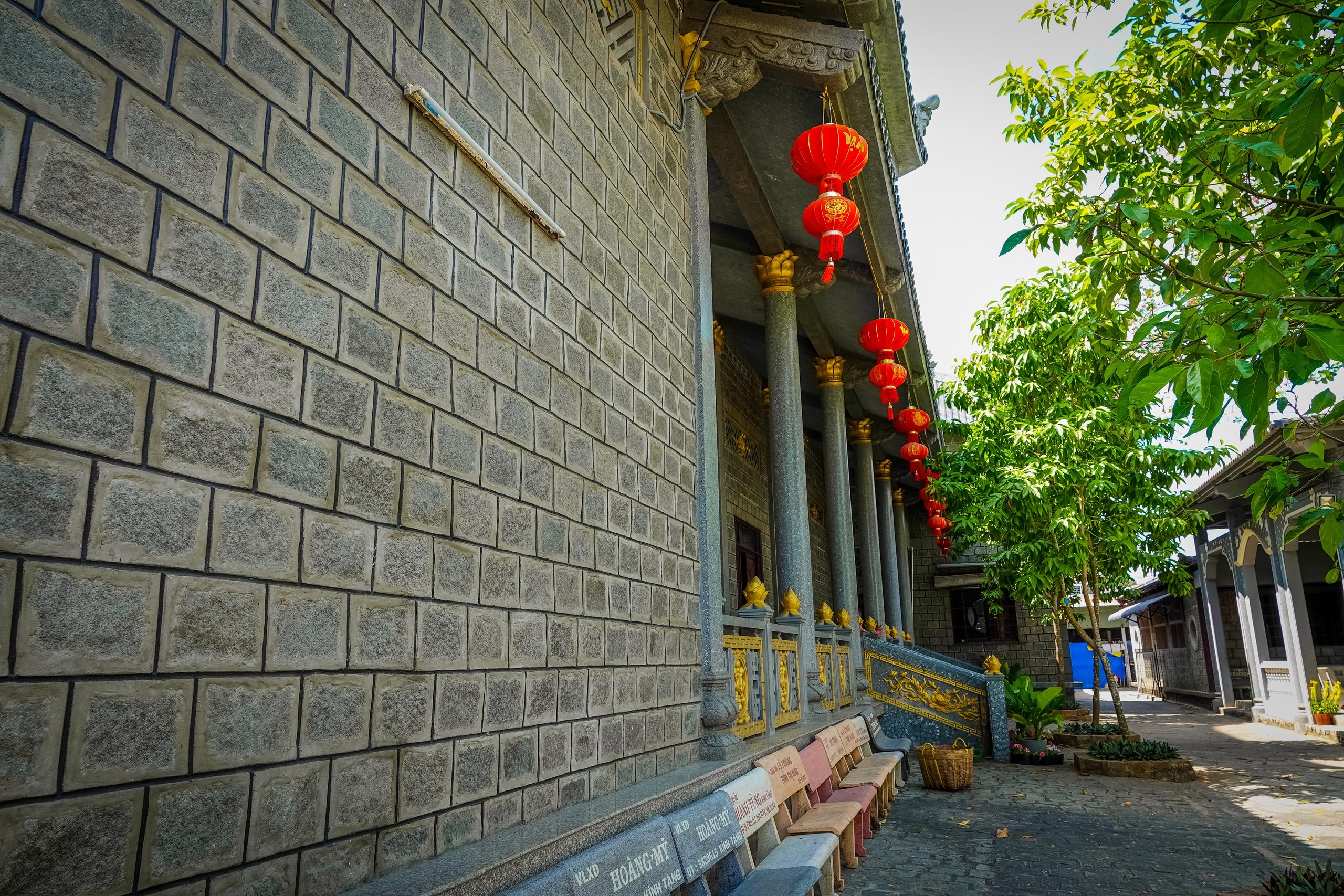 Ngôi chùa 'độc nhất miền Tây' xây dựng từ hàng chục ngàn viên đá nguyên khối- Ảnh 4.