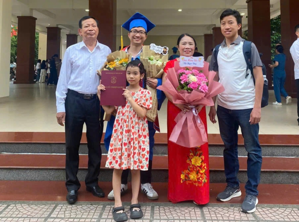 Thủ khoa kỳ thi khốc liệt Trường ĐH Y Hà Nội: “Có lúc em học 13 tiếng/ngày” - 2
