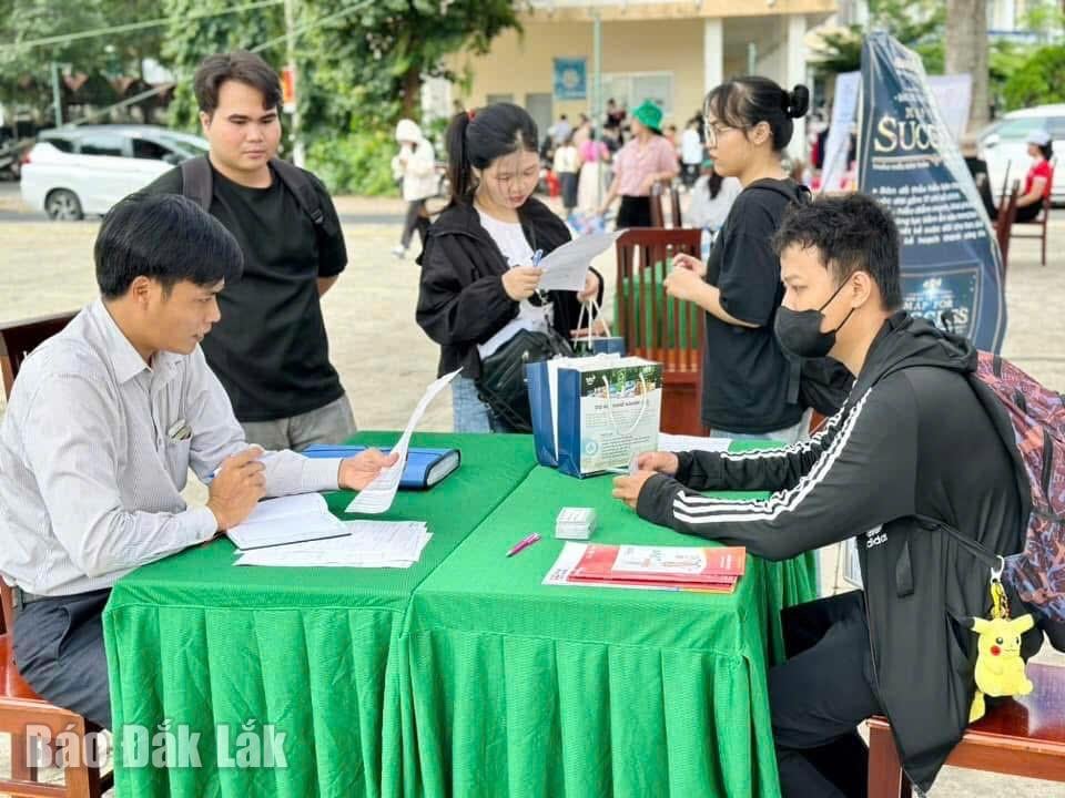 អាជីវកម្ម