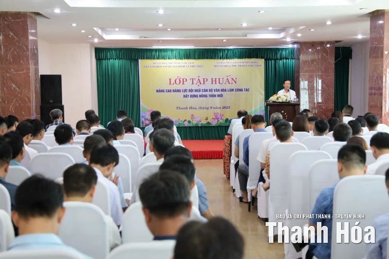 Training for cultural officers working in new rural construction